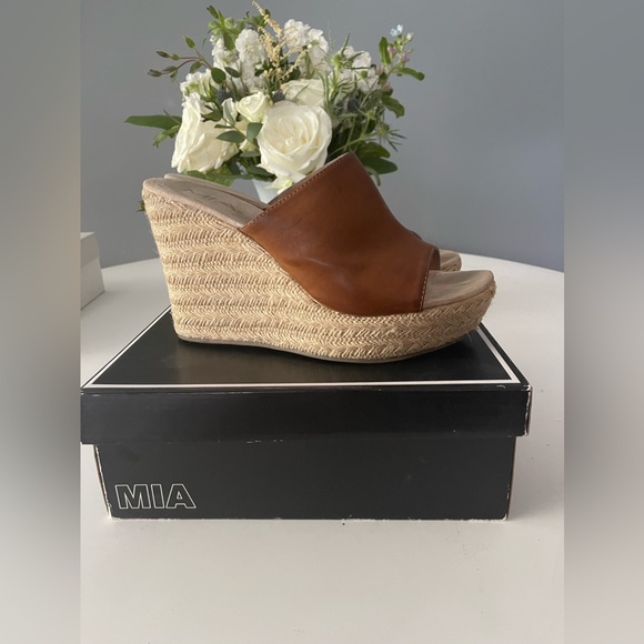 MIA WEDGE MULES - Picture 4 of 6